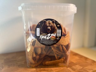 Вяленое мясо: Ведро Ржаные гренки со вкусом Баварские колбаски (1 кг)