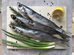 Деревенские гренки с холодцом и хреном: Чехонь вяленая