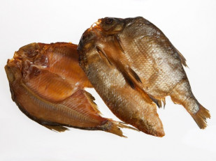 Тюлька вяленая: Карась холодного копчения